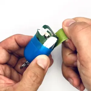 Erste-Hilfe Set als Streuartikel – ideal als Giveaway & personalisiertes Kundengeschenk – Notfallset mit Logo bedrucken lassen in blau geöffnet